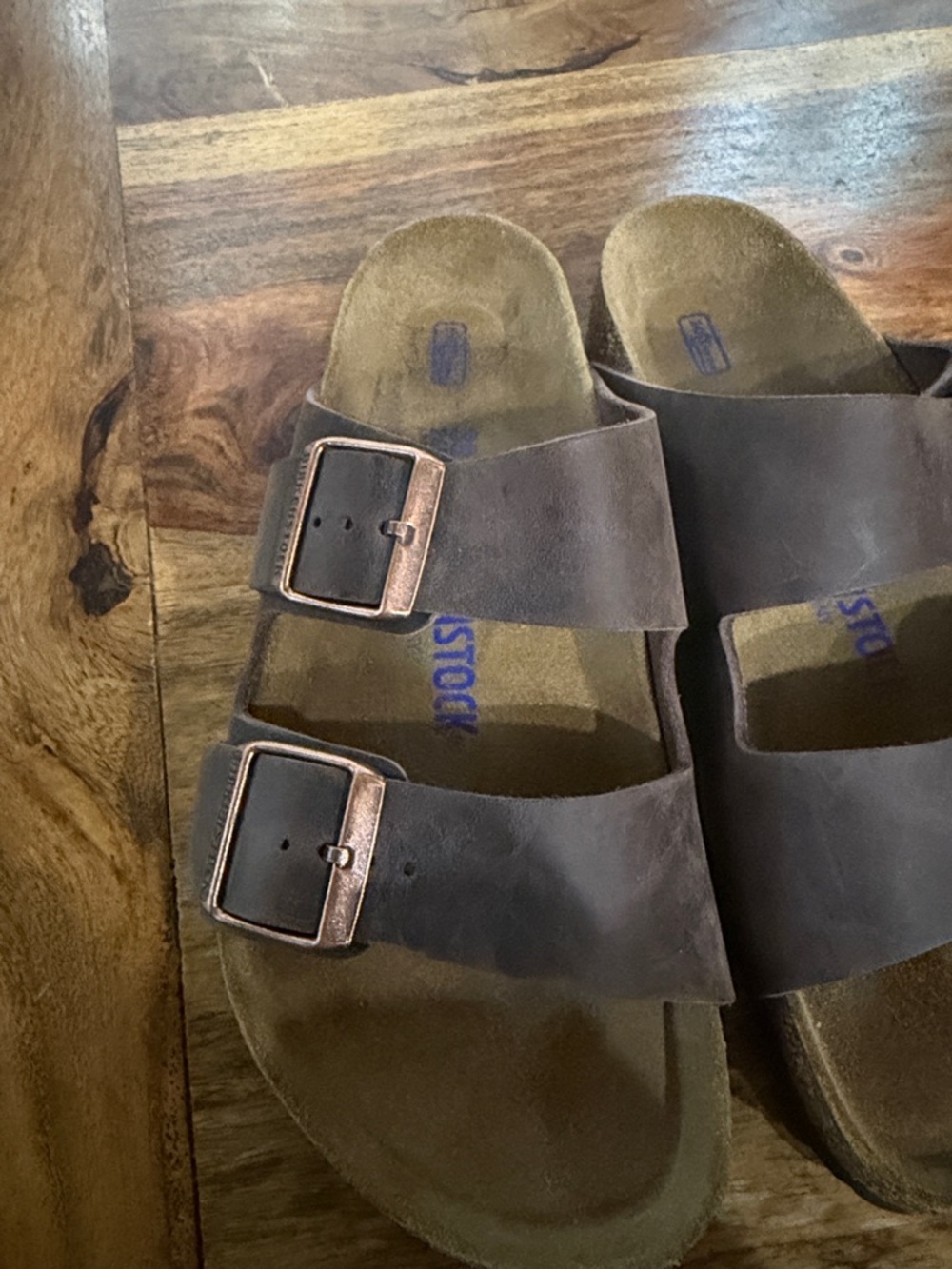 Women’s Birkenstock Arizona Leather Softbed Sandals. Sz 38. - Picture 3 of 8